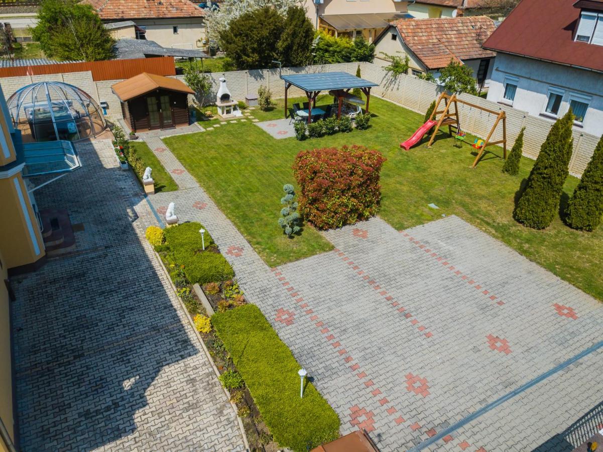 Korponyi Villa Siofok Luaran gambar