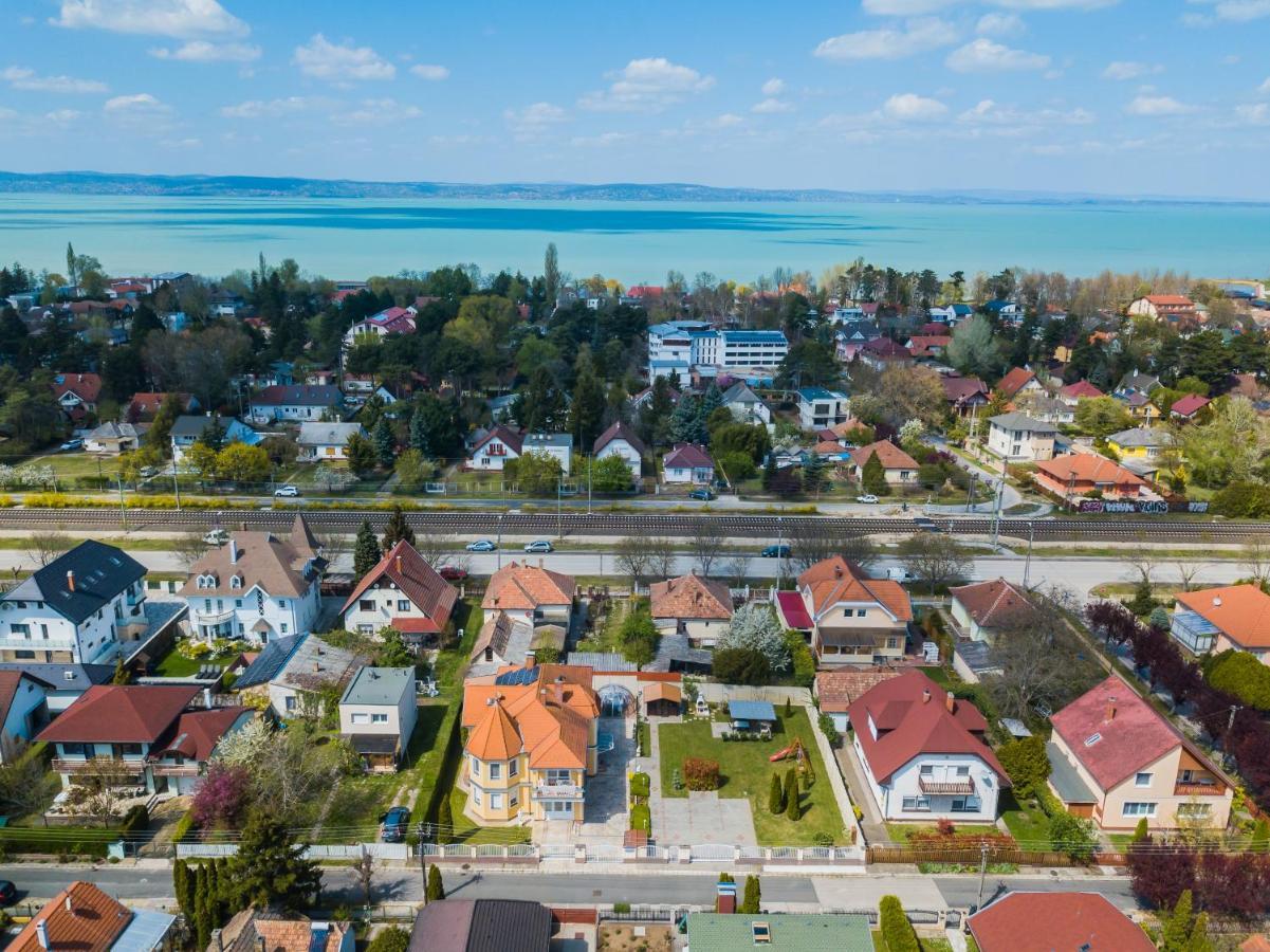 Korponyi Villa Siofok Luaran gambar