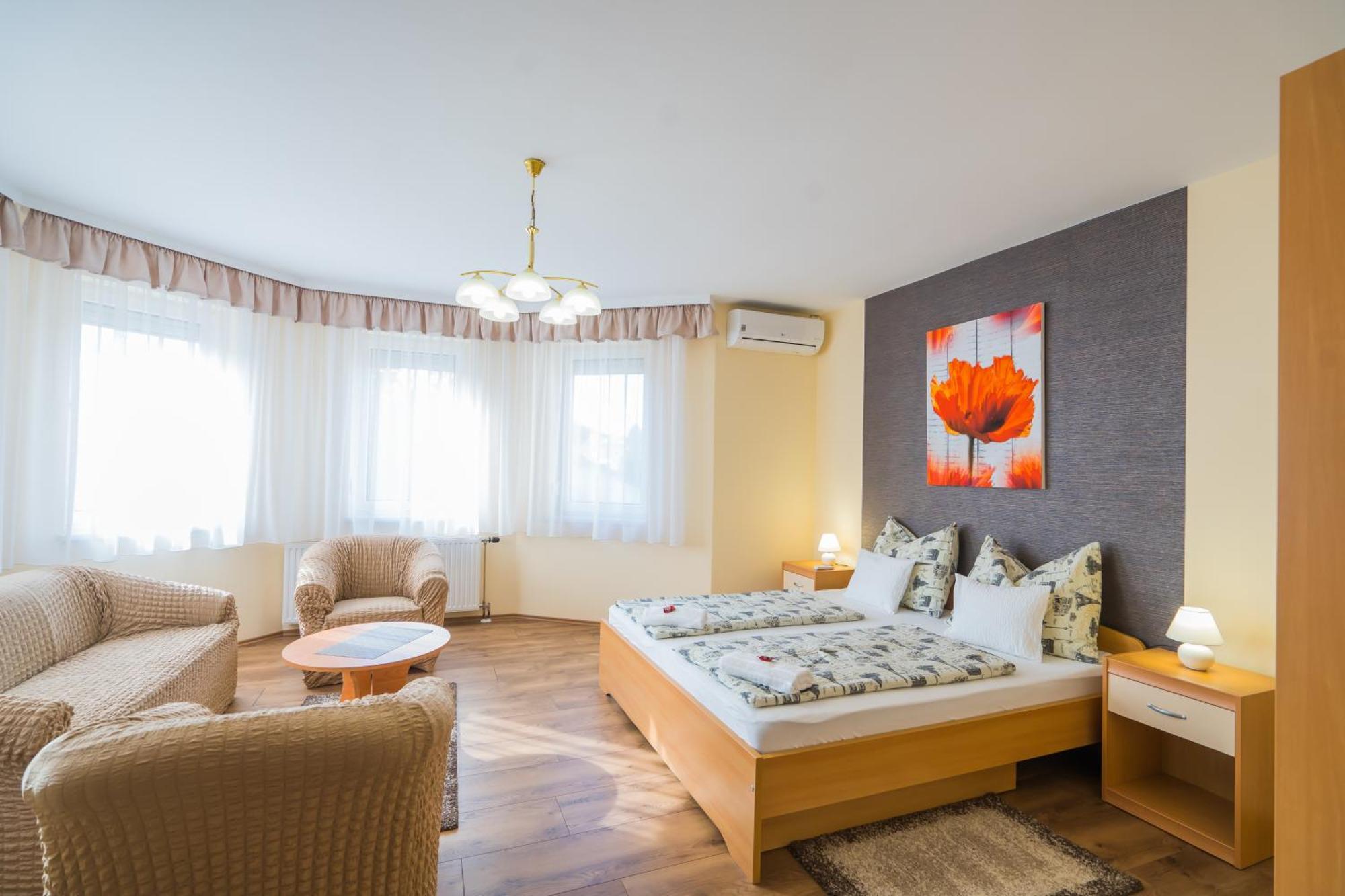 Korponyi Villa Siofok Luaran gambar